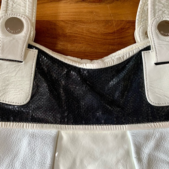 GUSSTO Black & White Leather Handbag - Picture 8 of 15